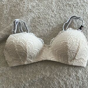 Never worn Victoria secret bra